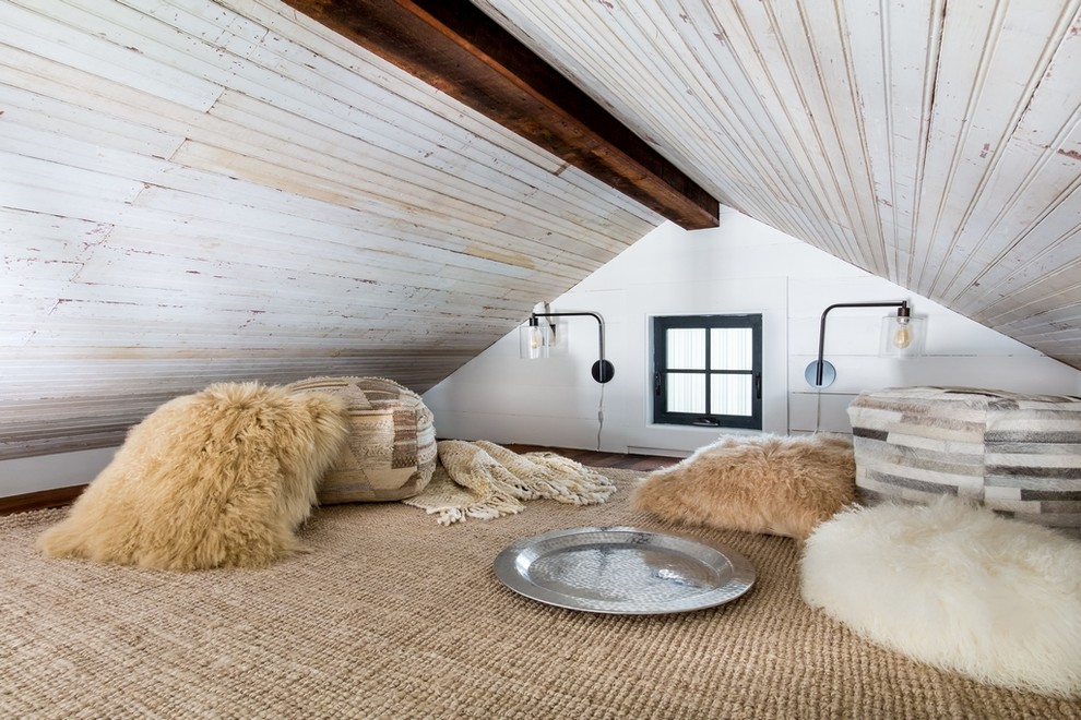Foto de dormitorio infantil de estilo de casa de campo con paredes blancas