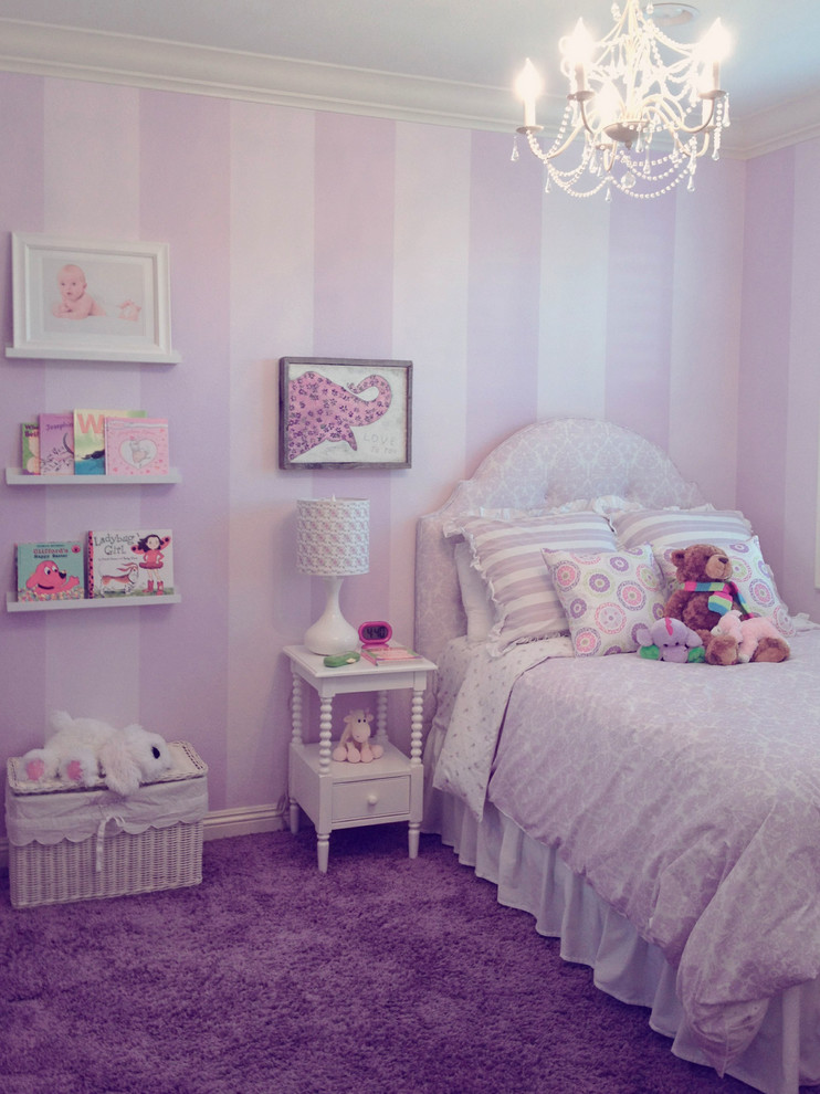 Design ideas for a classic kids' bedroom in Los Angeles.