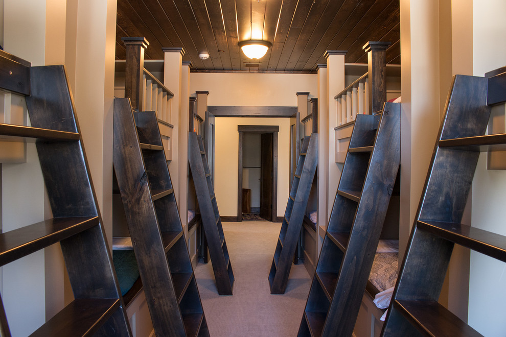 Réalisation d'une chambre d'enfant craftsman de taille moyenne avec un mur beige et moquette.