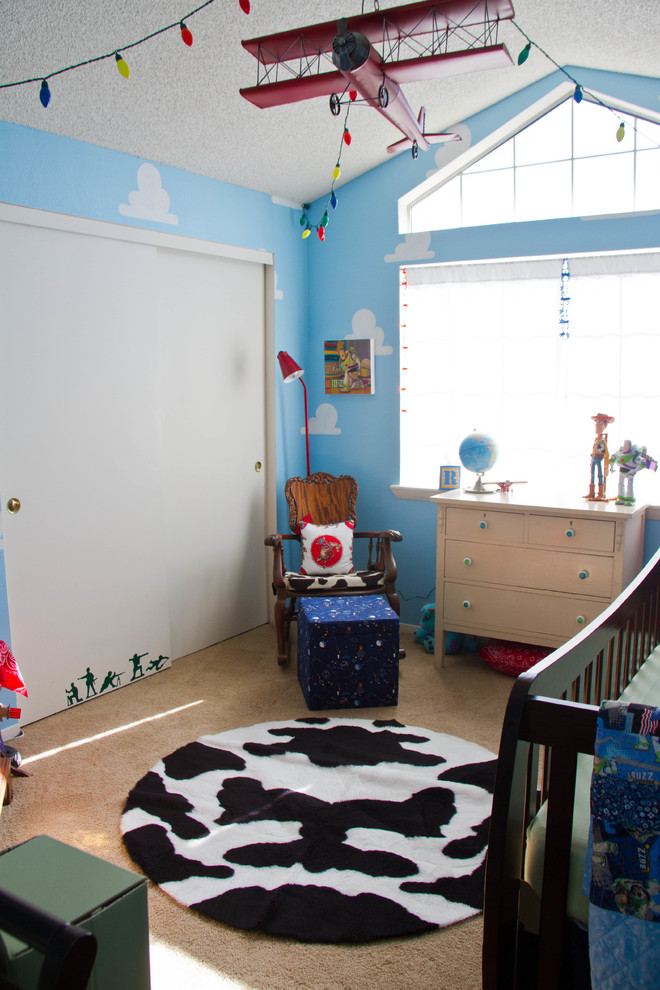 Kids' room - traditional kids' room idea in Denver