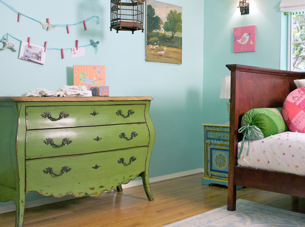 Example of a classic kids' room design in Los Angeles