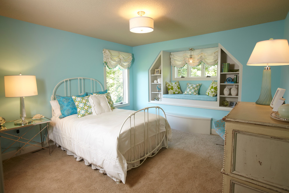 Example of a classic kids' room design in Minneapolis with blue walls