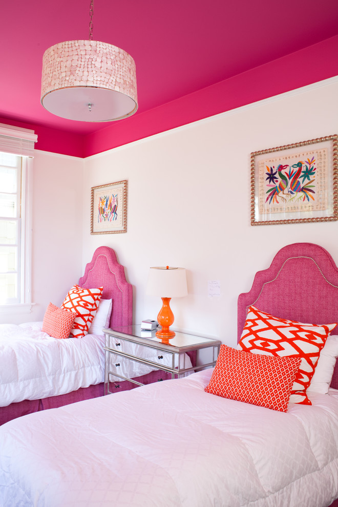 Inspiration for a transitional girl kids' room remodel in Other