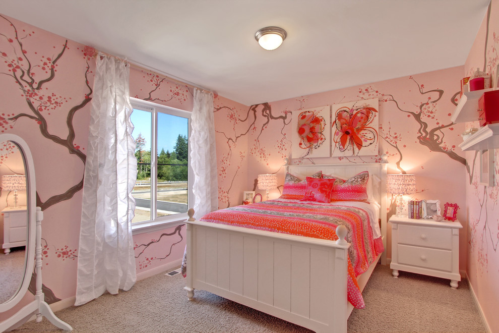 Photo of a traditional kids' bedroom for girls in Seattle.