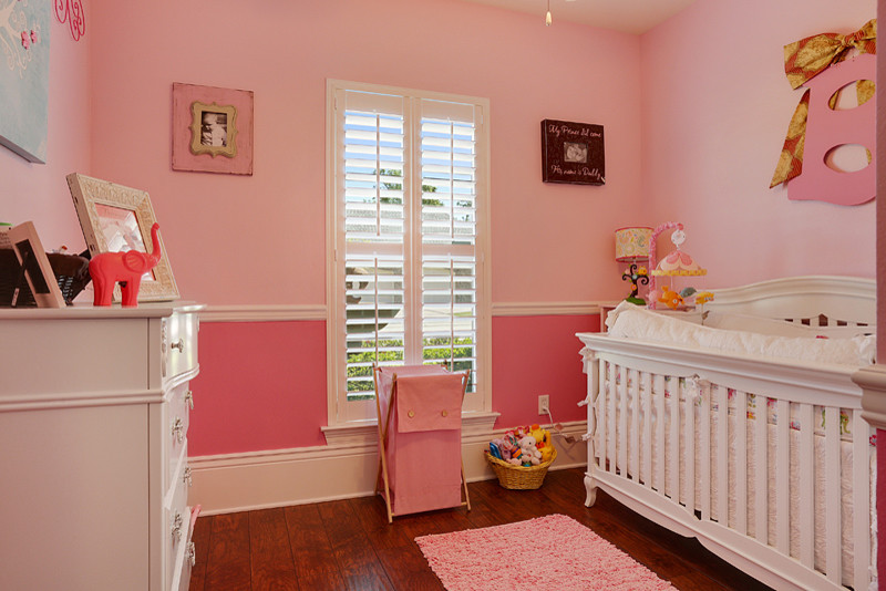 Inspiration for a timeless kids' room remodel in New Orleans