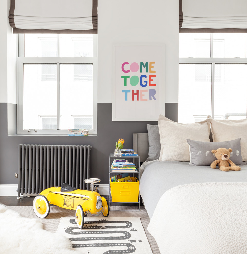 Idéer för att renovera ett nordiskt barnrum kombinerat med sovrum, med flerfärgade väggar