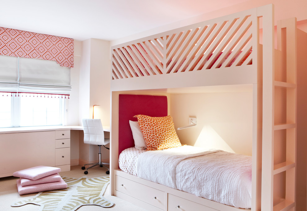 ニューヨークにあるトランジショナルスタイルのおしゃれな子供の寝室 (二段ベッド) の写真