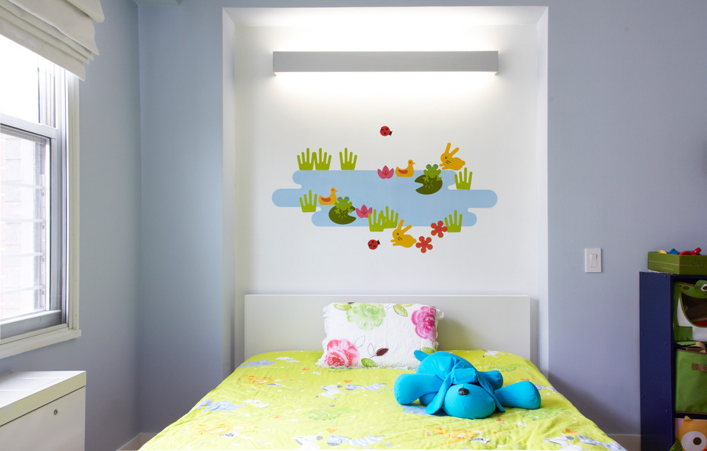Modelo de dormitorio infantil actual con paredes grises