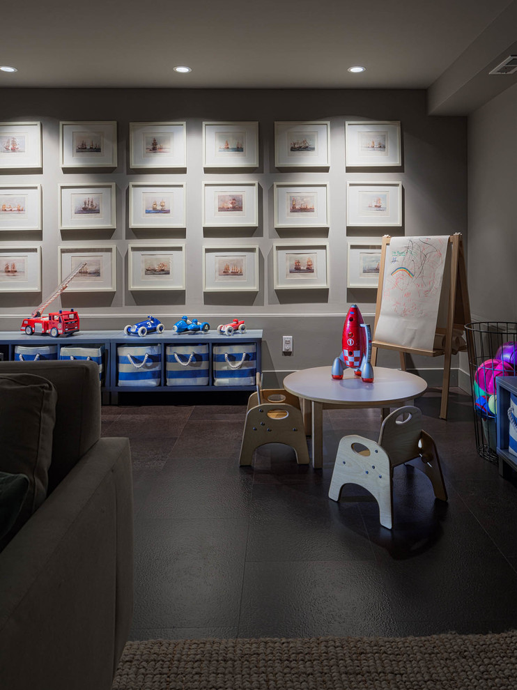 Modernes Kinderzimmer mit Spielecke, grauer Wandfarbe und Keramikboden in Seattle