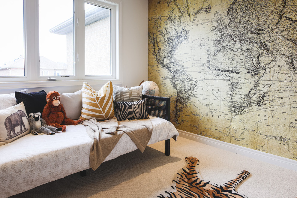 Aménagement d'une chambre d'enfant de 4 à 10 ans scandinave avec un mur blanc, moquette et un sol blanc.
