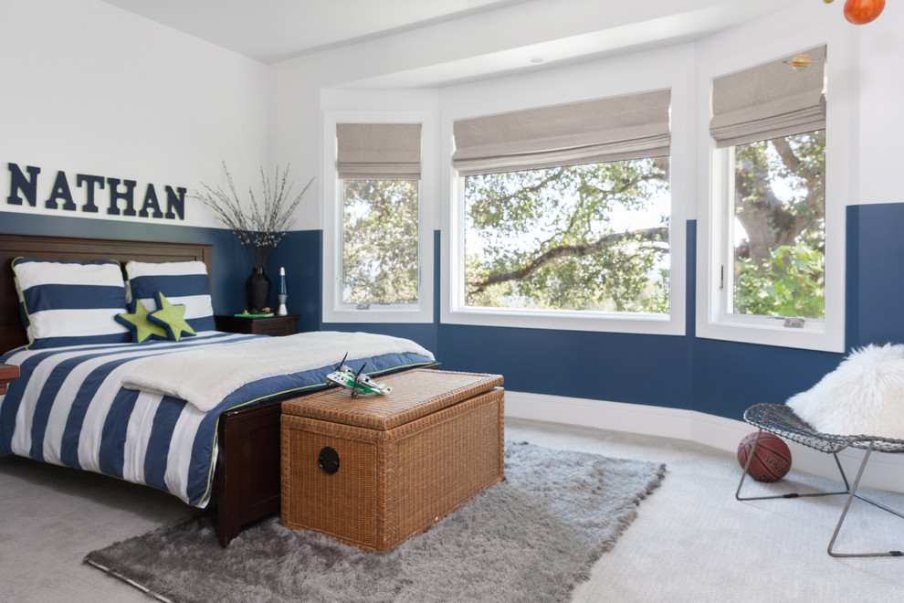 Modernes Jungszimmer mit Schlafplatz, bunten Wänden, Teppichboden und beigem Boden in San Francisco