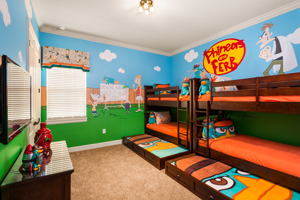 Inspiration pour une chambre d'enfant traditionnelle avec un mur multicolore, moquette, un sol beige et un lit superposé.