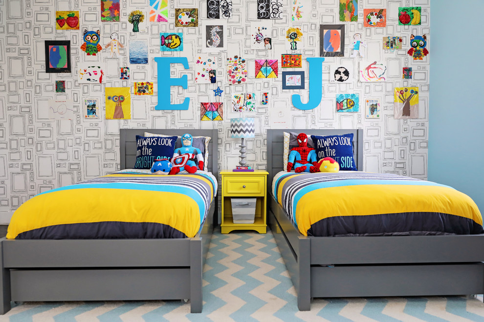 Источник вдохновения для домашнего уюта: детская в современном стиле с спальным местом и разноцветными стенами для мальчика
