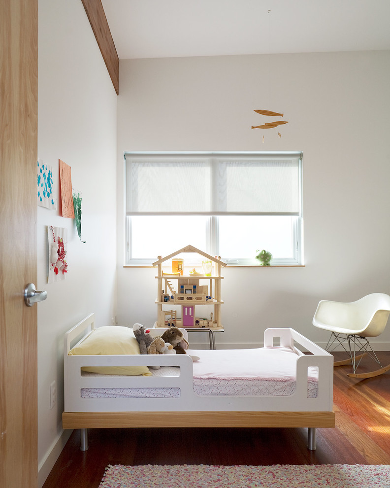 Design ideas for a contemporary kids' bedroom in Kansas City.