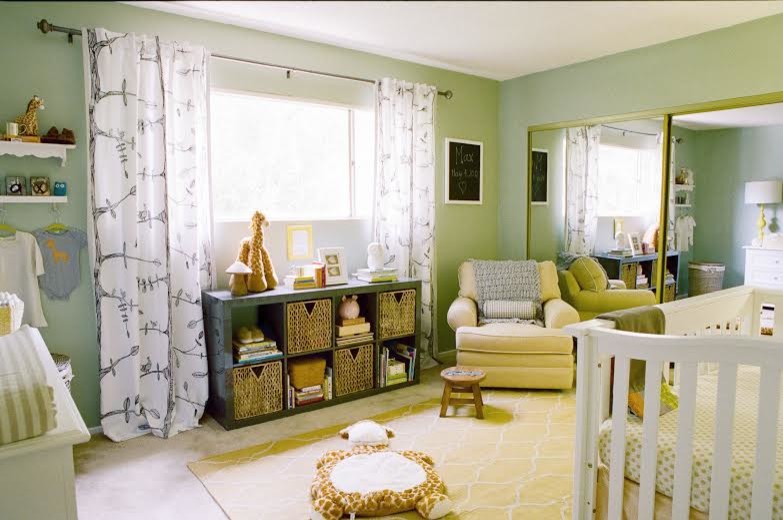 Источник вдохновения для домашнего уюта: нейтральная детская среднего размера в стиле неоклассика (современная классика) с зелеными стенами, ковровым покрытием и спальным местом