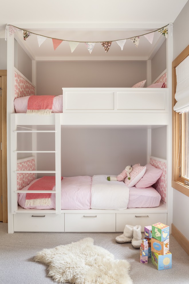 Свежая идея для дизайна: детская в стиле неоклассика (современная классика) с спальным местом для девочки - отличное фото интерьера