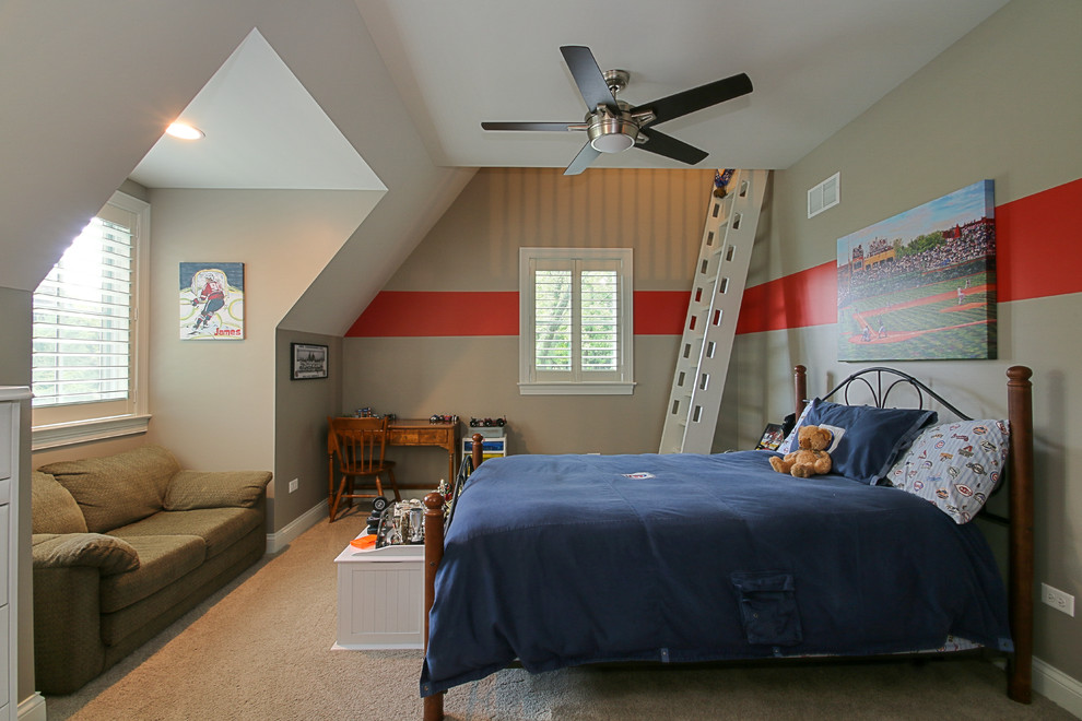 Ejemplo de dormitorio infantil de 4 a 10 años tradicional de tamaño medio con paredes marrones, moqueta y suelo marrón