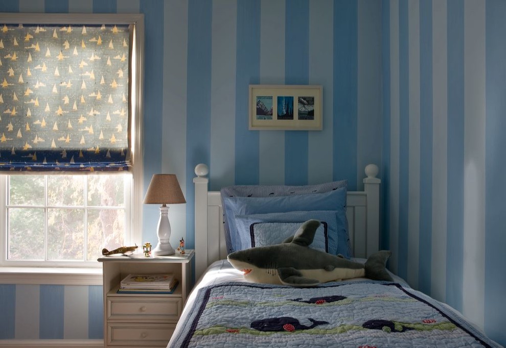 Ejemplo de dormitorio infantil de 4 a 10 años costero de tamaño medio con paredes azules