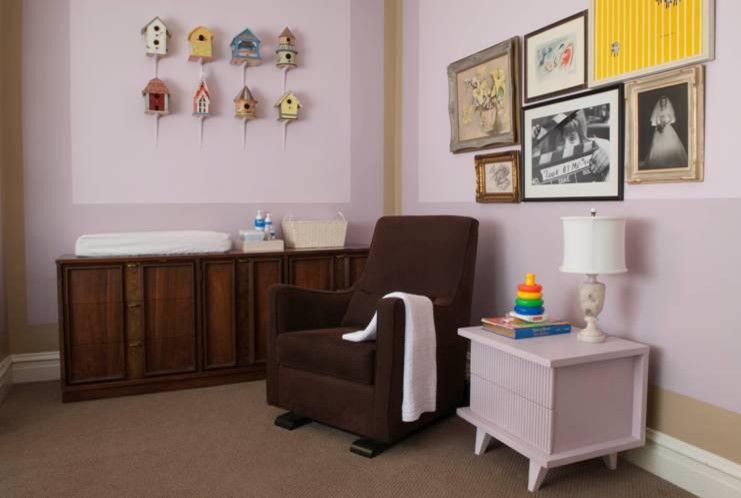 Источник вдохновения для домашнего уюта: детская в классическом стиле с розовыми стенами и ковровым покрытием для девочки