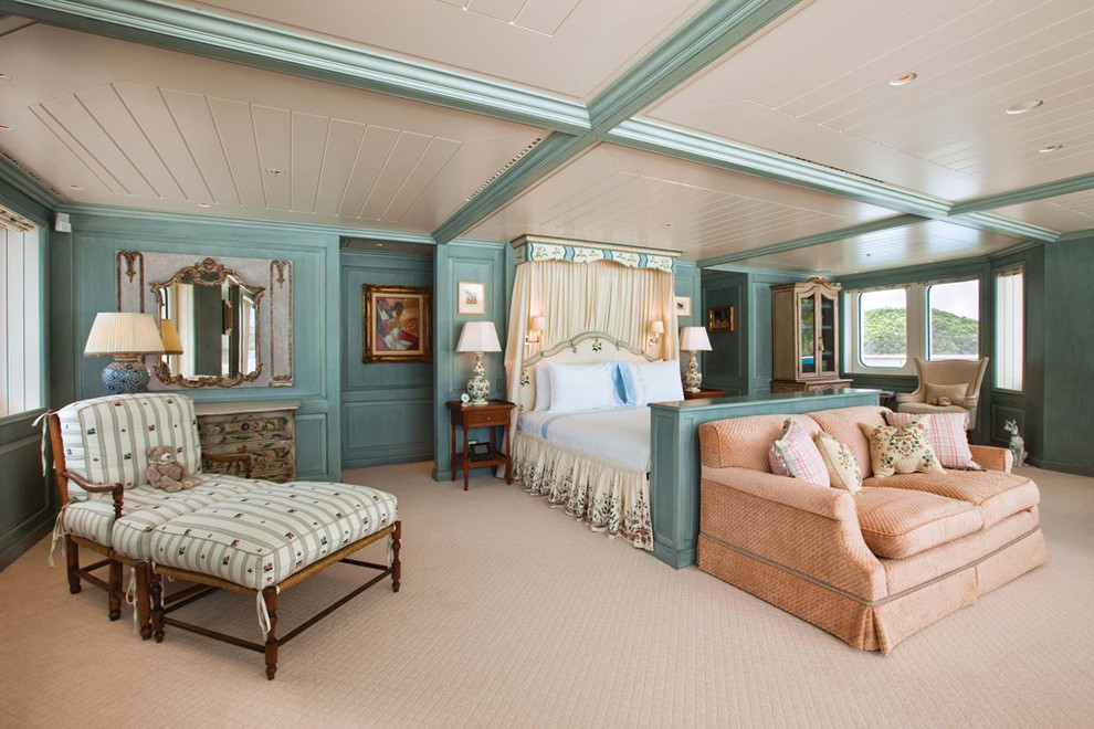 Idéer för ett klassiskt flickrum kombinerat med sovrum och för 4-10-åringar, med heltäckningsmatta och blå väggar