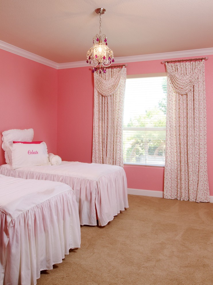 На фото: детская в современном стиле с спальным местом, розовыми стенами и ковровым покрытием для девочки, двоих детей