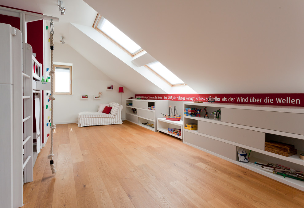 Cette image montre une chambre d'enfant design avec un lit superposé.
