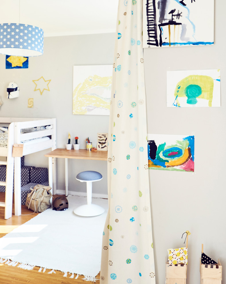Inspiration for a contemporary kids' bedroom in Hamburg.