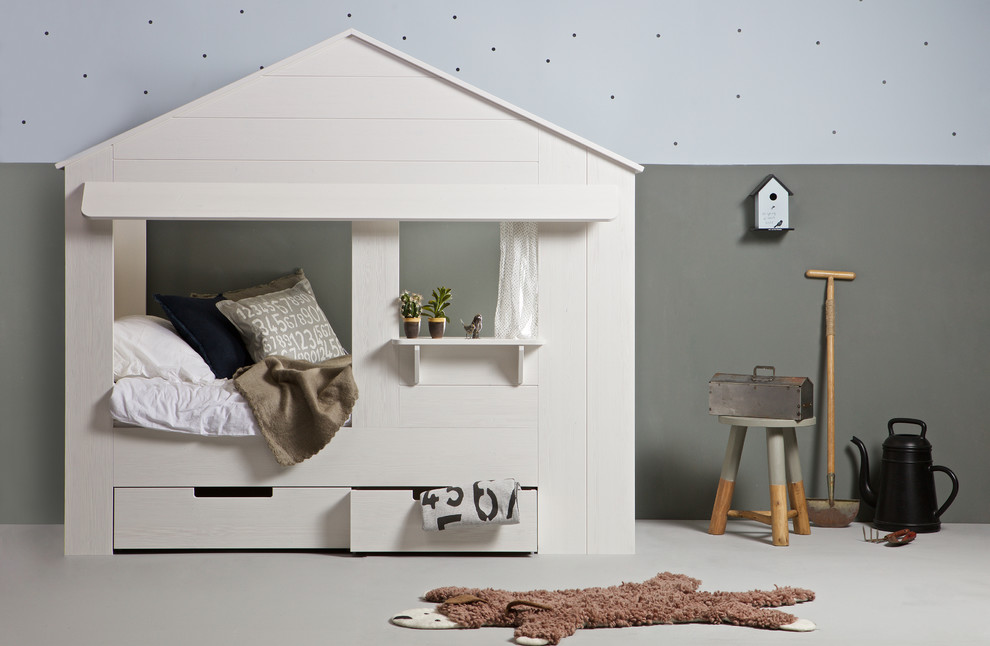 Inspiration for a mid-sized contemporary kids' room remodel in Dusseldorf