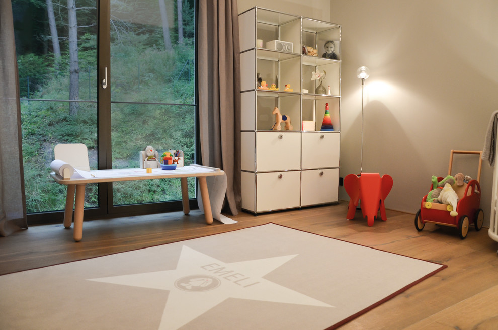 Design ideas for a scandinavian kids' bedroom in Munich.