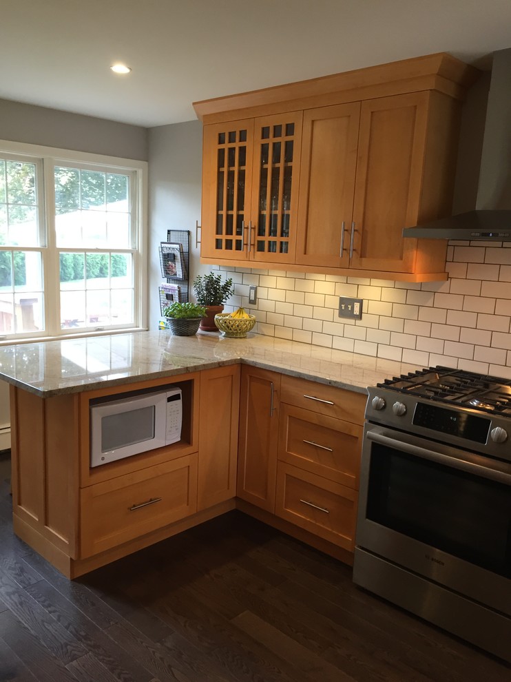 Kitchen - craftsman kitchen idea in Bridgeport