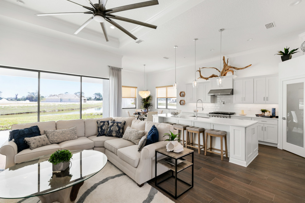 Inspiration for a coastal open concept kitchen remodel in Orlando