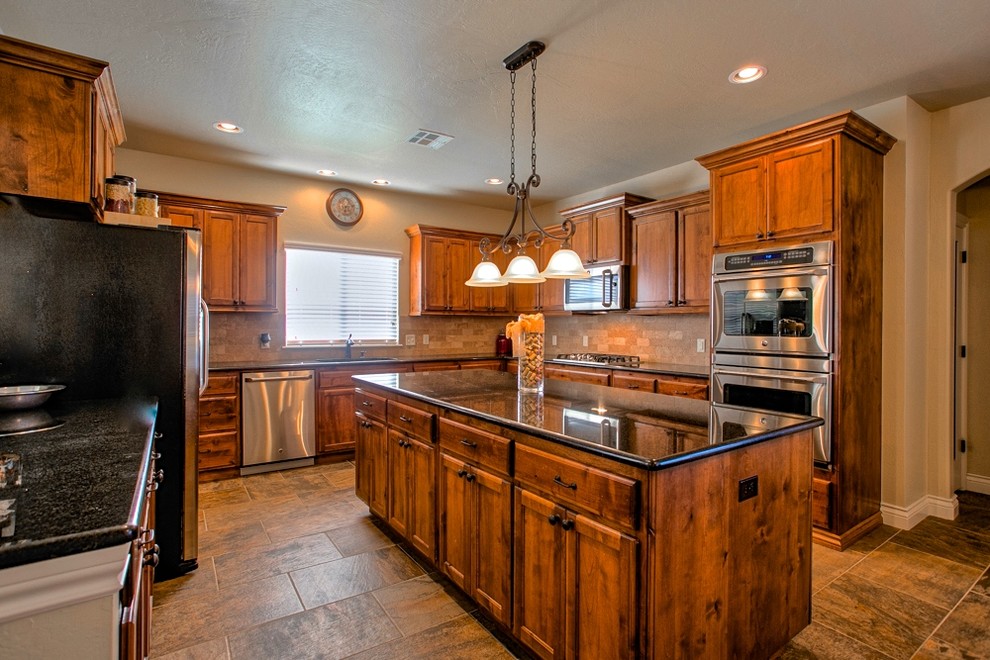 Transitional kitchen photo in Oklahoma City
