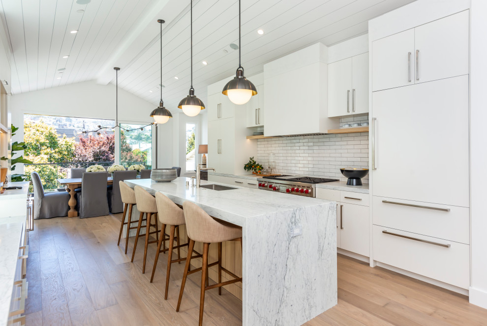 Photo of a contemporary kitchen in San Francisco.