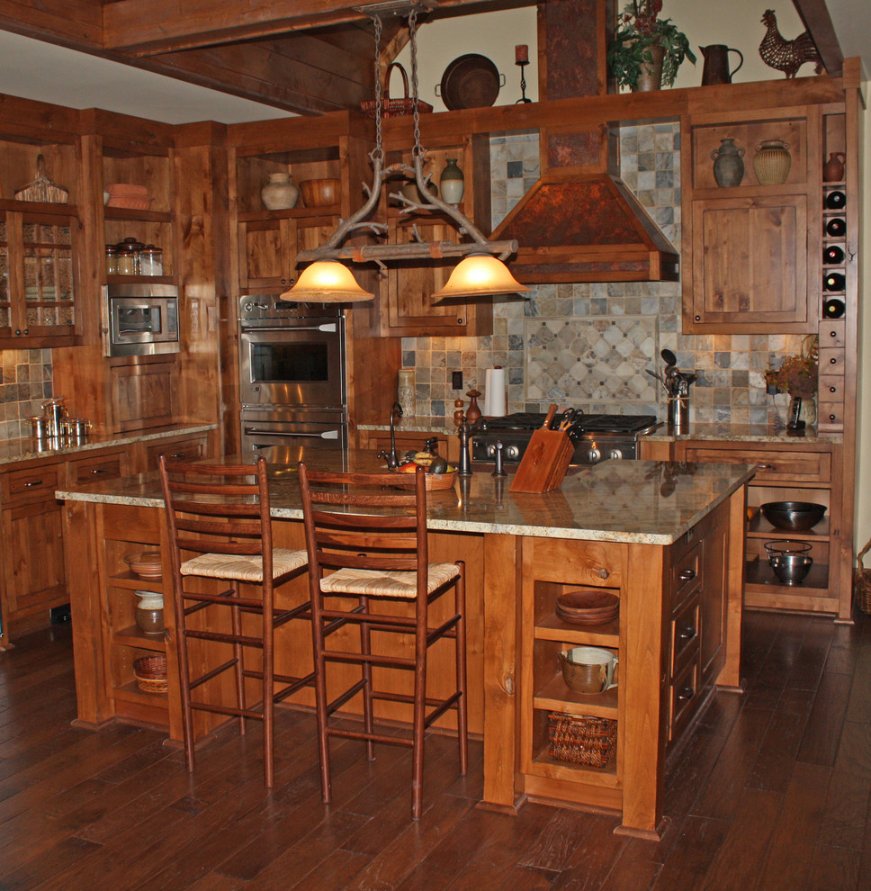 Exempel på ett rustikt kök