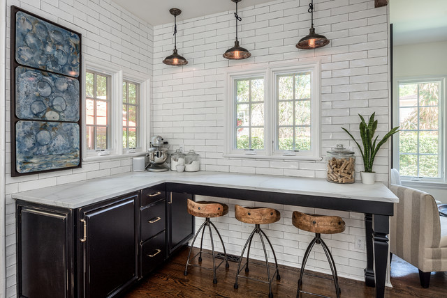 1920s Farmhouse Kitchen Lantlig K K Tampa Av S W Kitchens Houzz   1920s Farmhouse Kitchen Sandw Kitchens Img~d101bb4f0aba749a 4 9825 1 F2b9143 