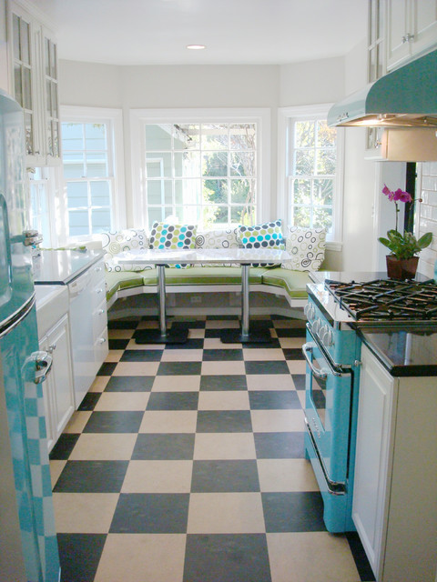 How to create a stylish aqua retro kitchen