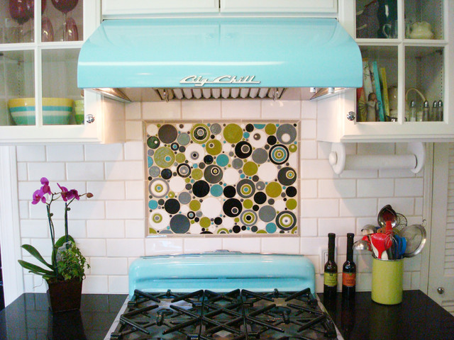 How to create a stylish aqua retro kitchen