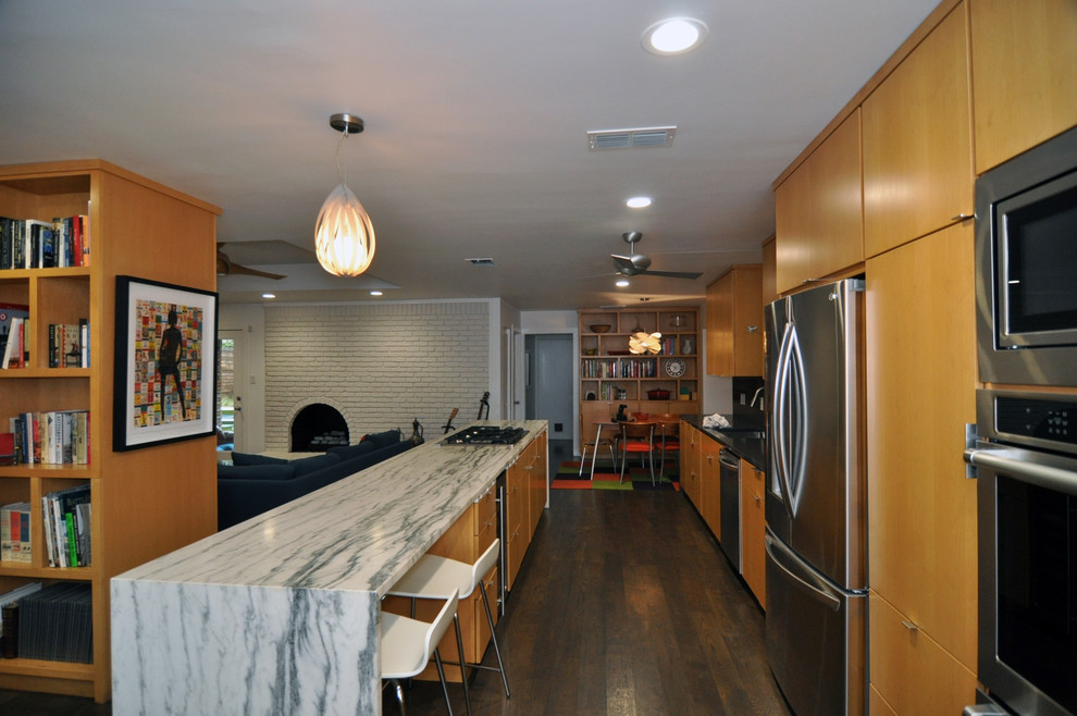 Example of a trendy kitchen design in Dallas
