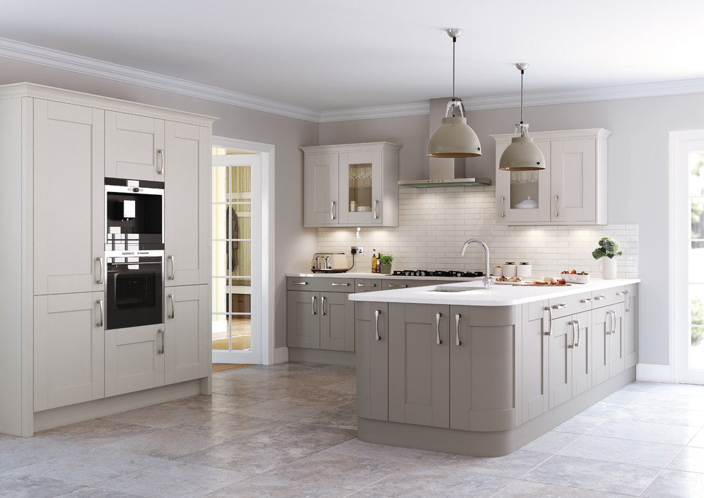 Inspiration for a timeless kitchen remodel in West Midlands