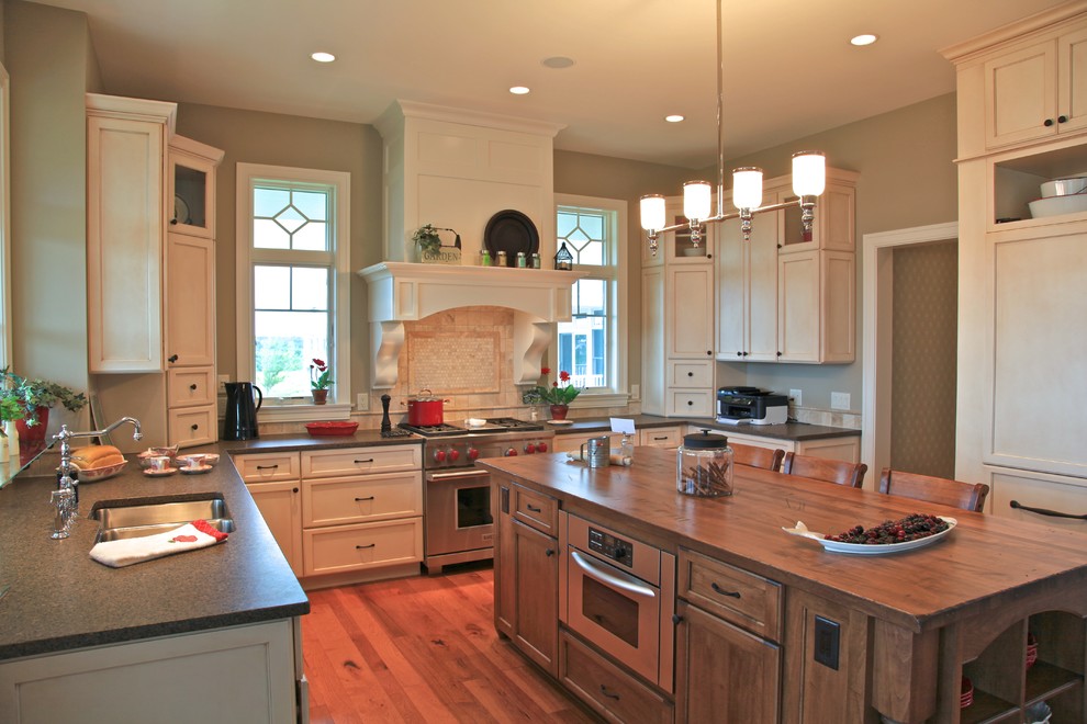 Inspiration for a timeless kitchen remodel in Grand Rapids