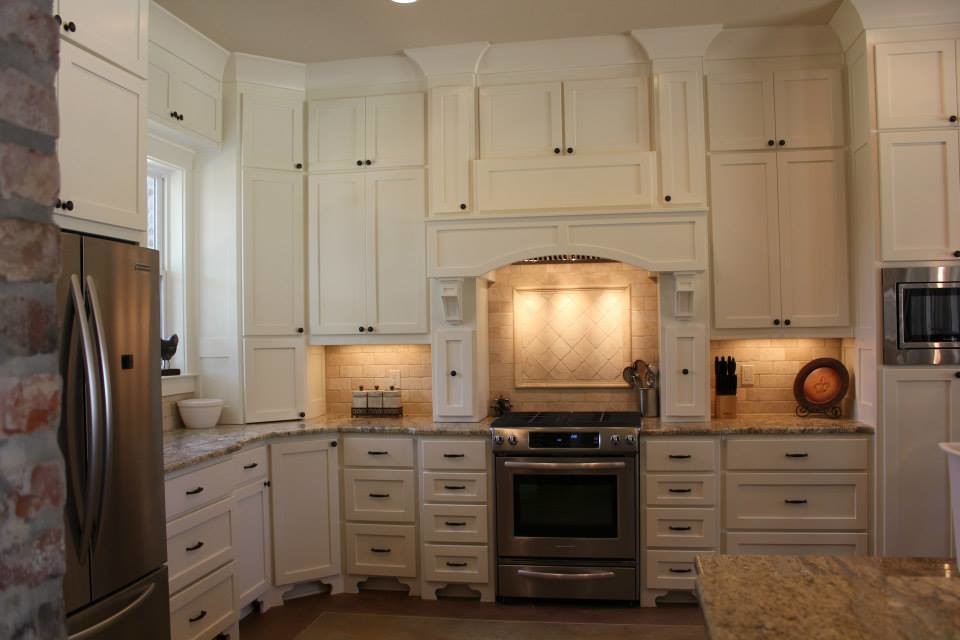 Design ideas for a classic kitchen in New Orleans.