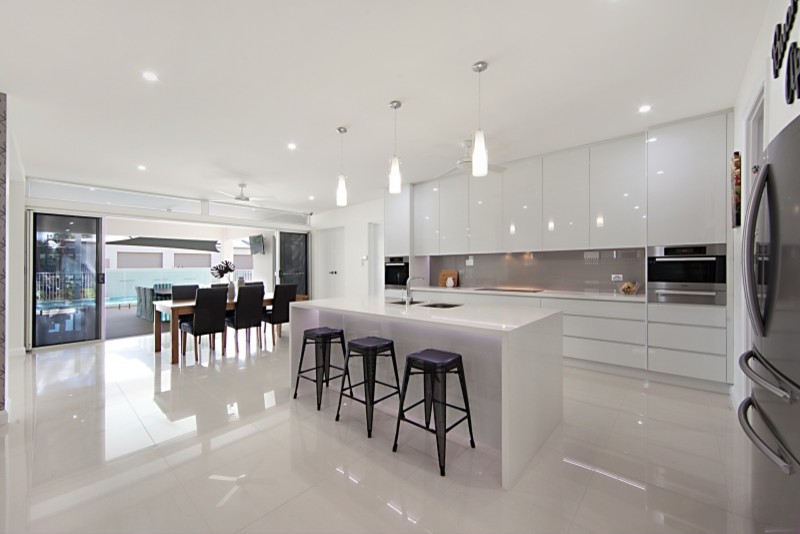 2015 Award Winning Homes Modern Kitchen Townsville by C & B