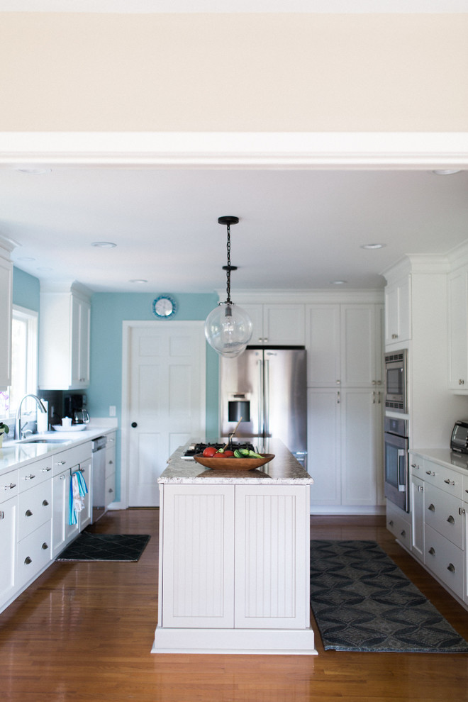 Inspiration for a contemporary kitchen in Charleston.