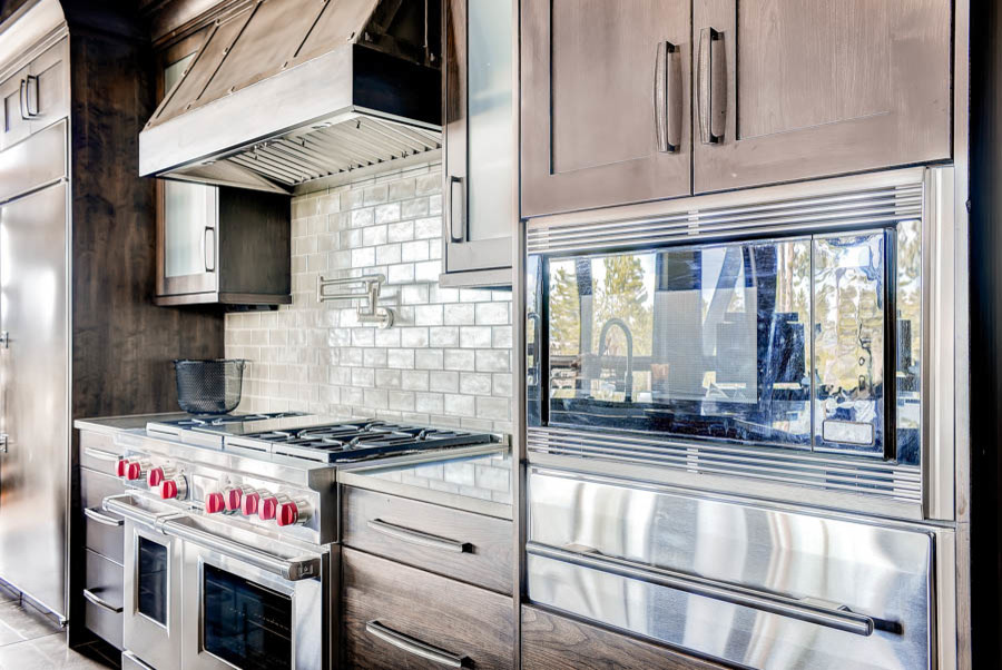 Kitchen - transitional kitchen idea in Denver