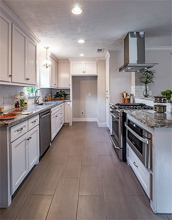 4831 Stillbrooke - Craftsman - Kitchen - Houston - by Box Builders | Houzz