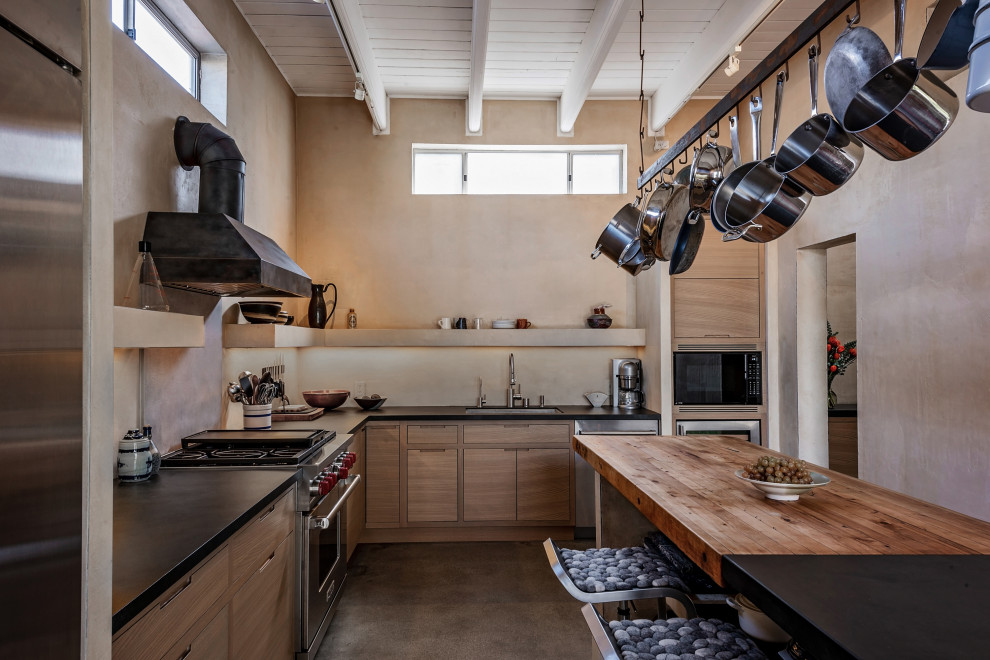 Design ideas for an industrial kitchen in Los Angeles.