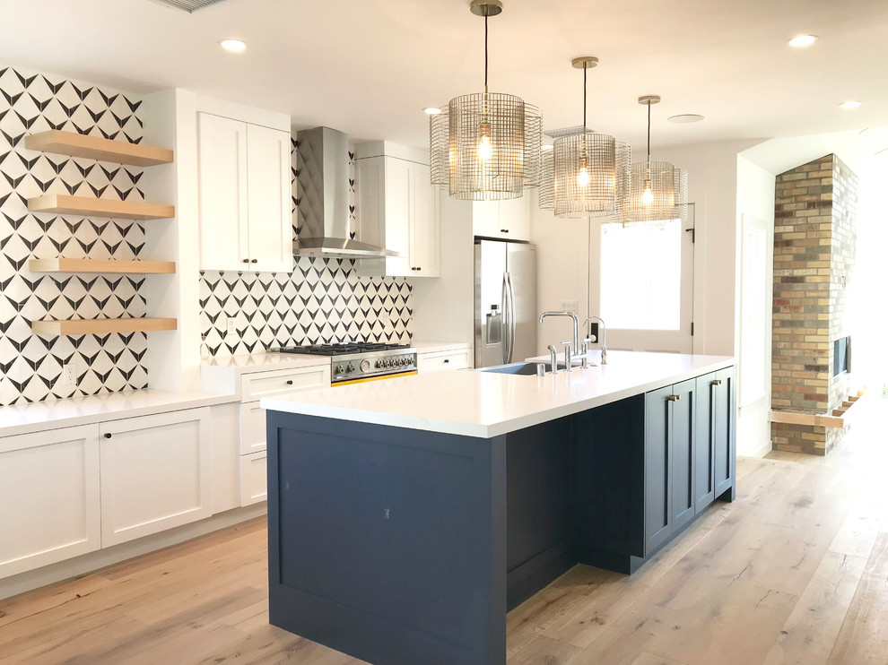 Inspiration for a modern kitchen remodel in Los Angeles