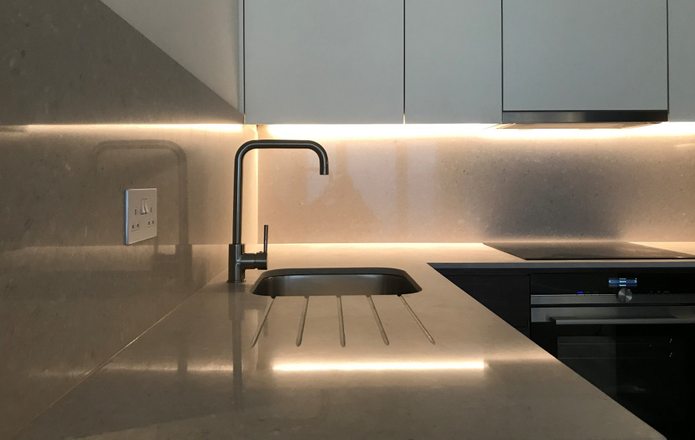 9 x Flats Ealing Caesarstone Clamshell Quartz Kitchen London