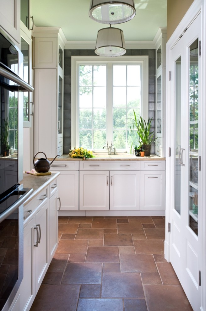 Inspiration for a contemporary kitchen remodel in DC Metro with stainless steel appliances