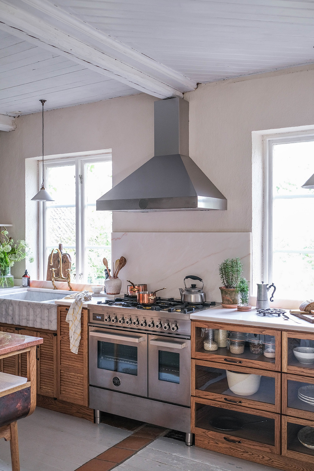 75 Beautiful Any Kitchen With Pink Countertops Pictures Ideas May 2021 Houzz